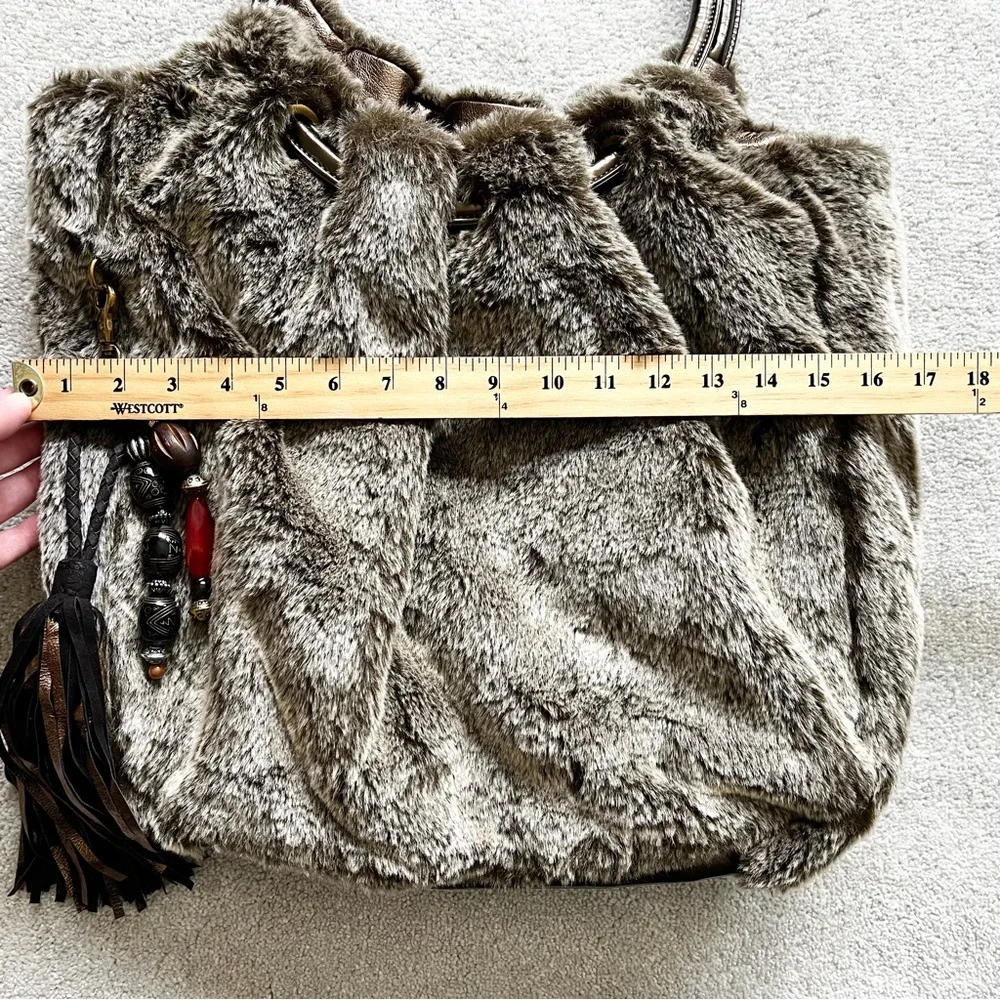 HOBO INTERNATIONAL DRESSED TO CHILL FAUX FUR BAG MODERN CHIC BOHO TRENDY - Picture 8 of 11